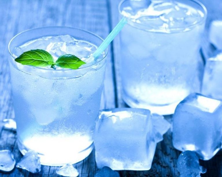 Uống nước đá sạch có tốt không?